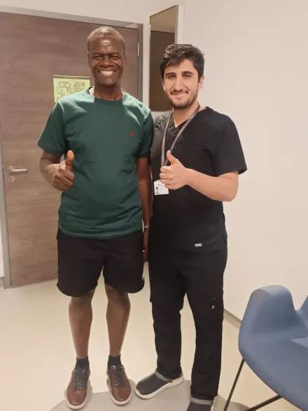 An international patient with his coordinator at the eye clinic in Istanbul