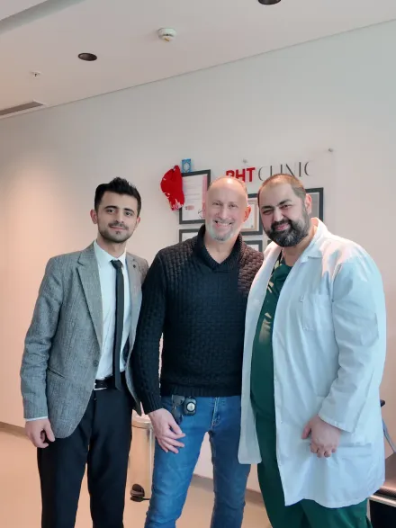 A patient with his surgeon and coordinator at our partner hospital in Istanbul