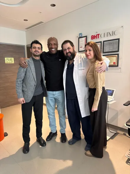 A patient with the surgical and coordination team at our partner hospital in Istanbul
